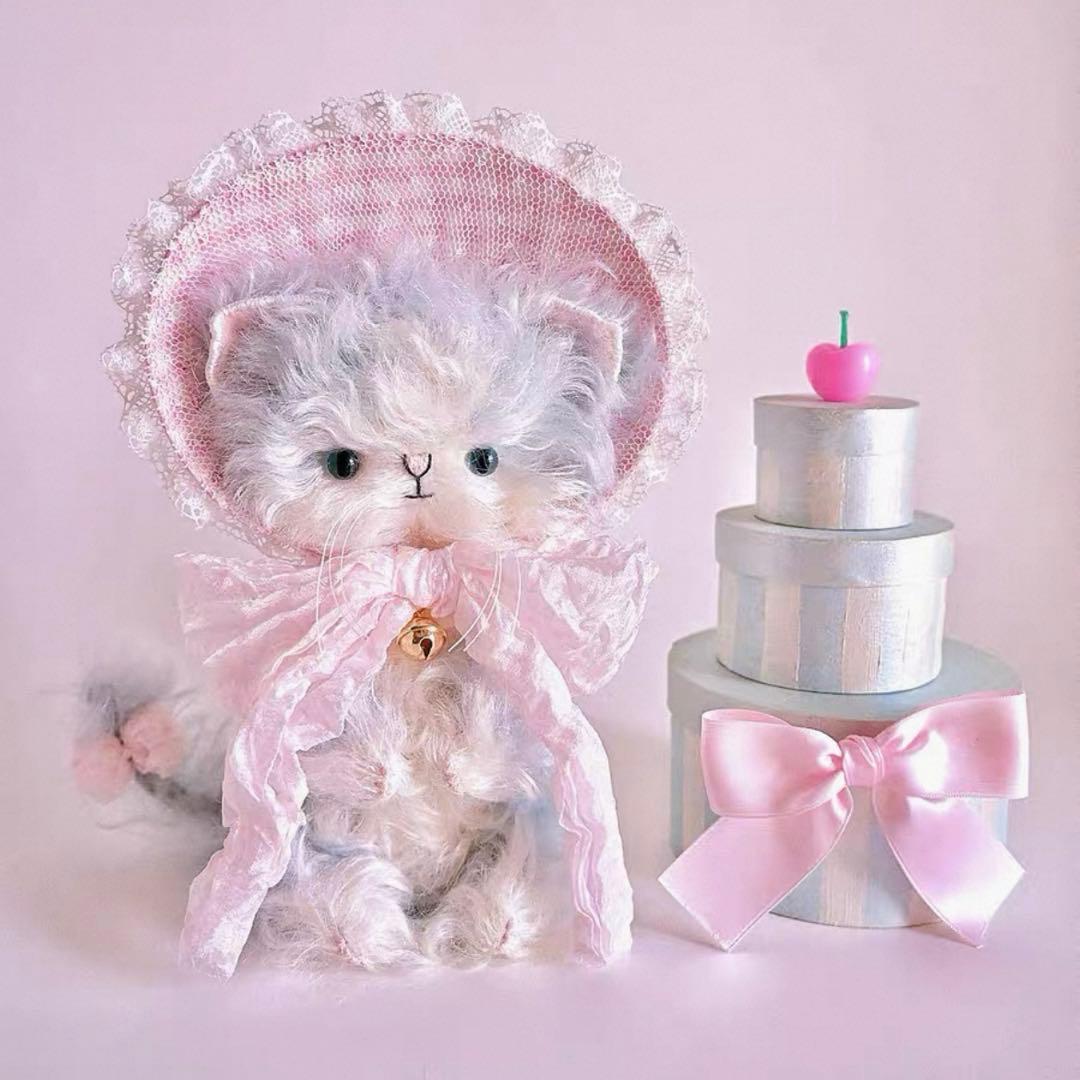ボンネット帽子の甘い猫ちゃん アーティストベア 海外作家様 ハンドメイド
