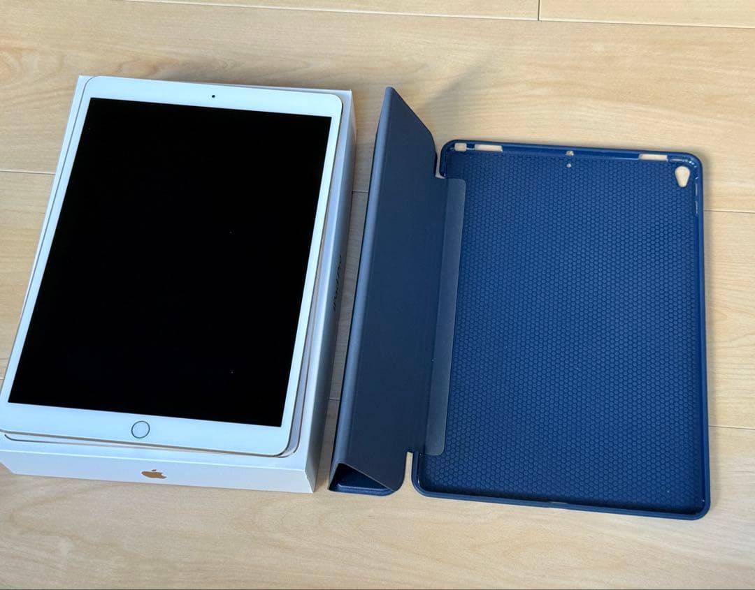 美品 iPad Pro 10.5 256GB Wi-FiGoldMPF12J/A