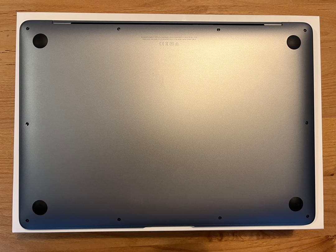 〖極美品〗MacBook Air M1／メモリ：8GB／ストレージ：256GB