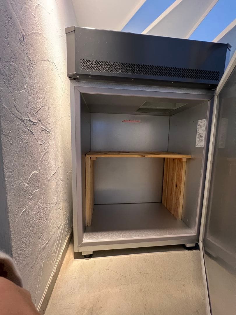 【値下げ】業務用冷蔵庫 240L. ワイン、米、野菜の保管に