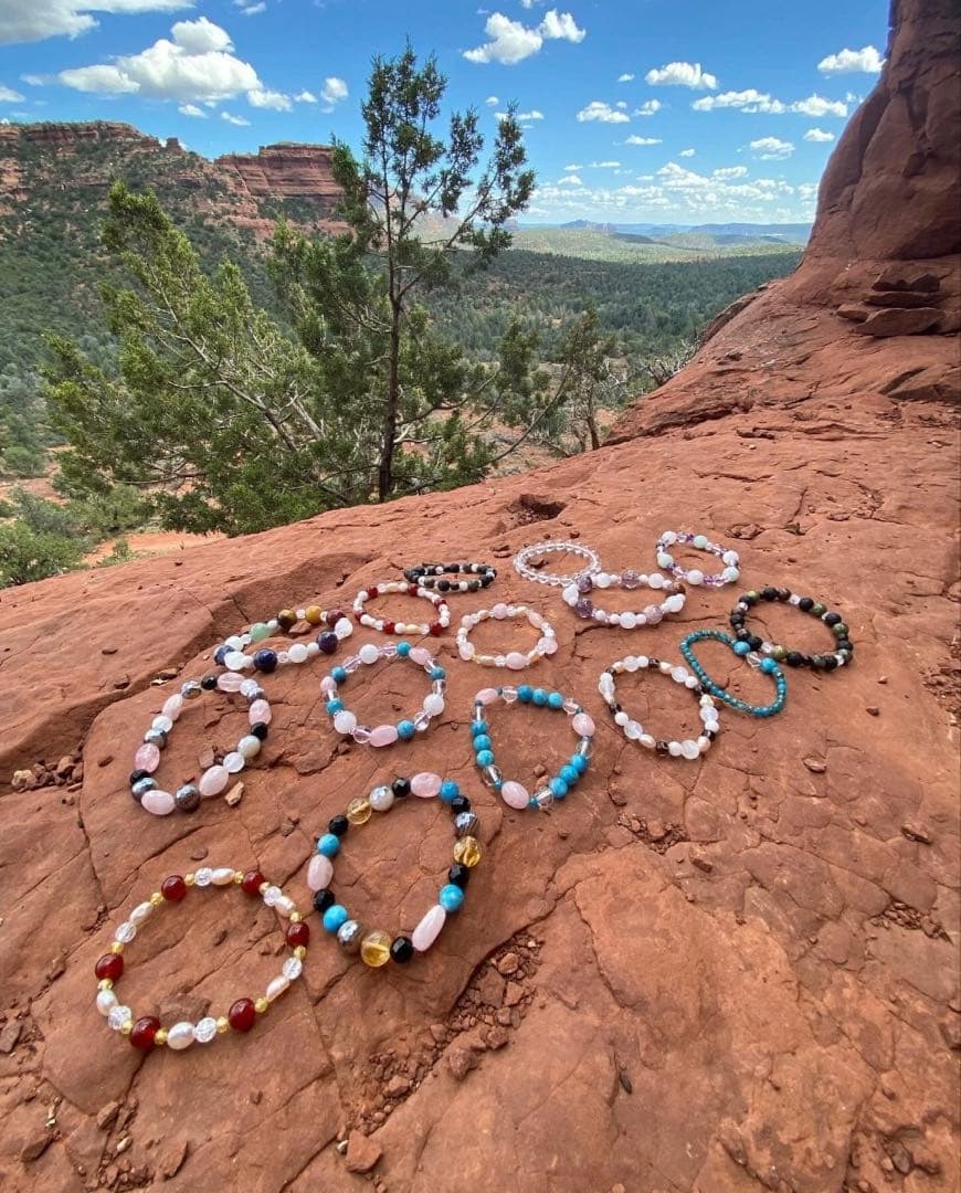 セレナイトとピーチパールのヒーリングブレスレット（龍神様のご加護付き）