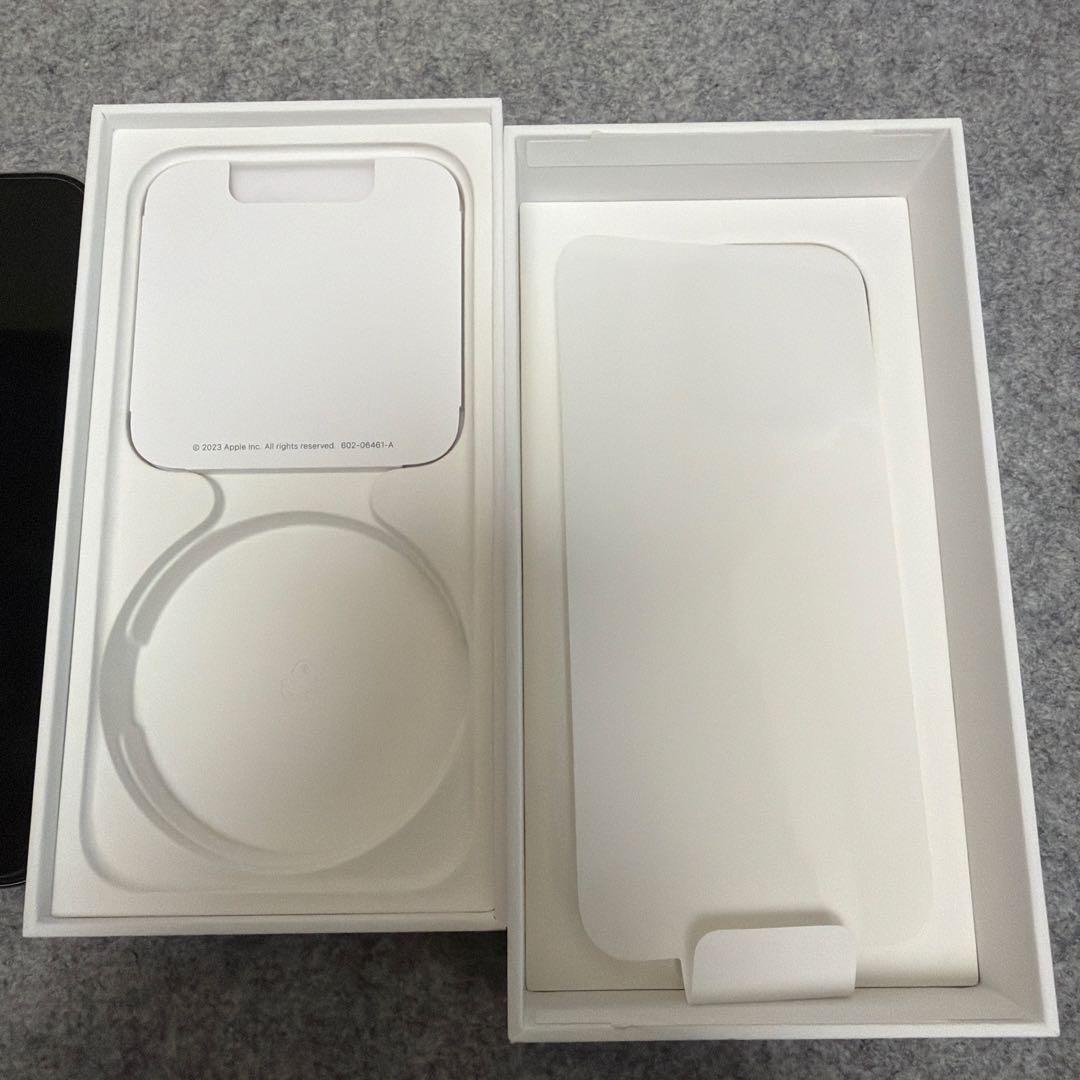 【美品】iPhone 15 Pro ナチュラルチタニウム 128GB