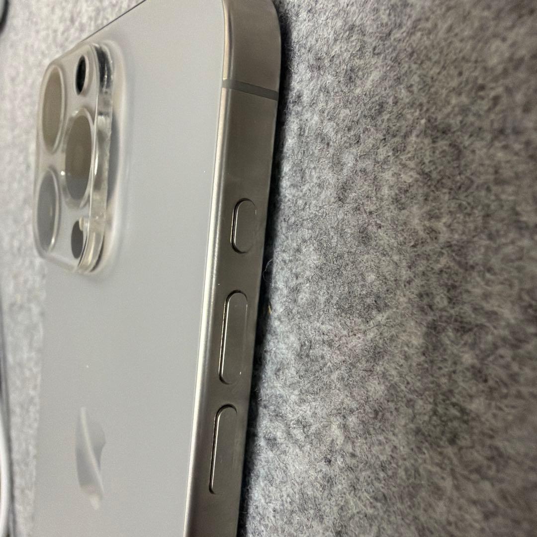 【美品】iPhone 15 Pro ナチュラルチタニウム 128GB