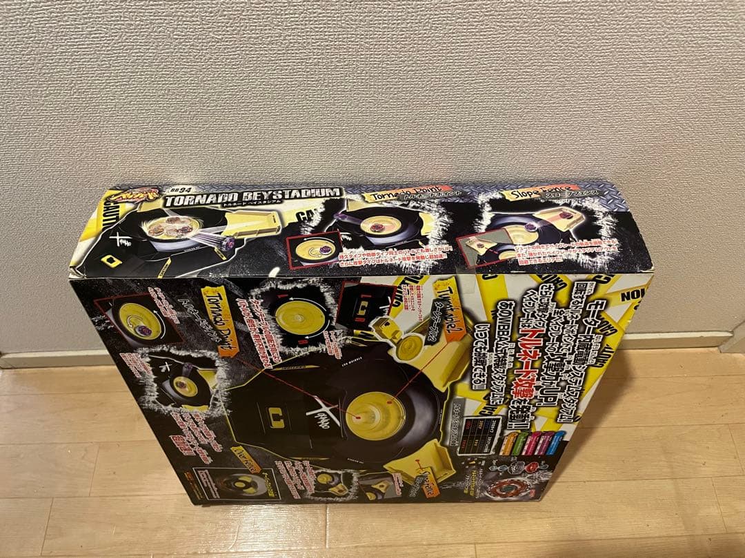 ベイブレード トルネードベイスタジアム ※メタルフェイス3点付き【新品未開封】