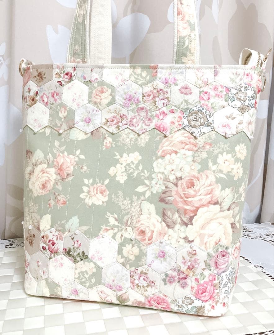茶*々様 優雅な薔薇 パッチワークトートバッグ ヘキサゴン 手刺繍