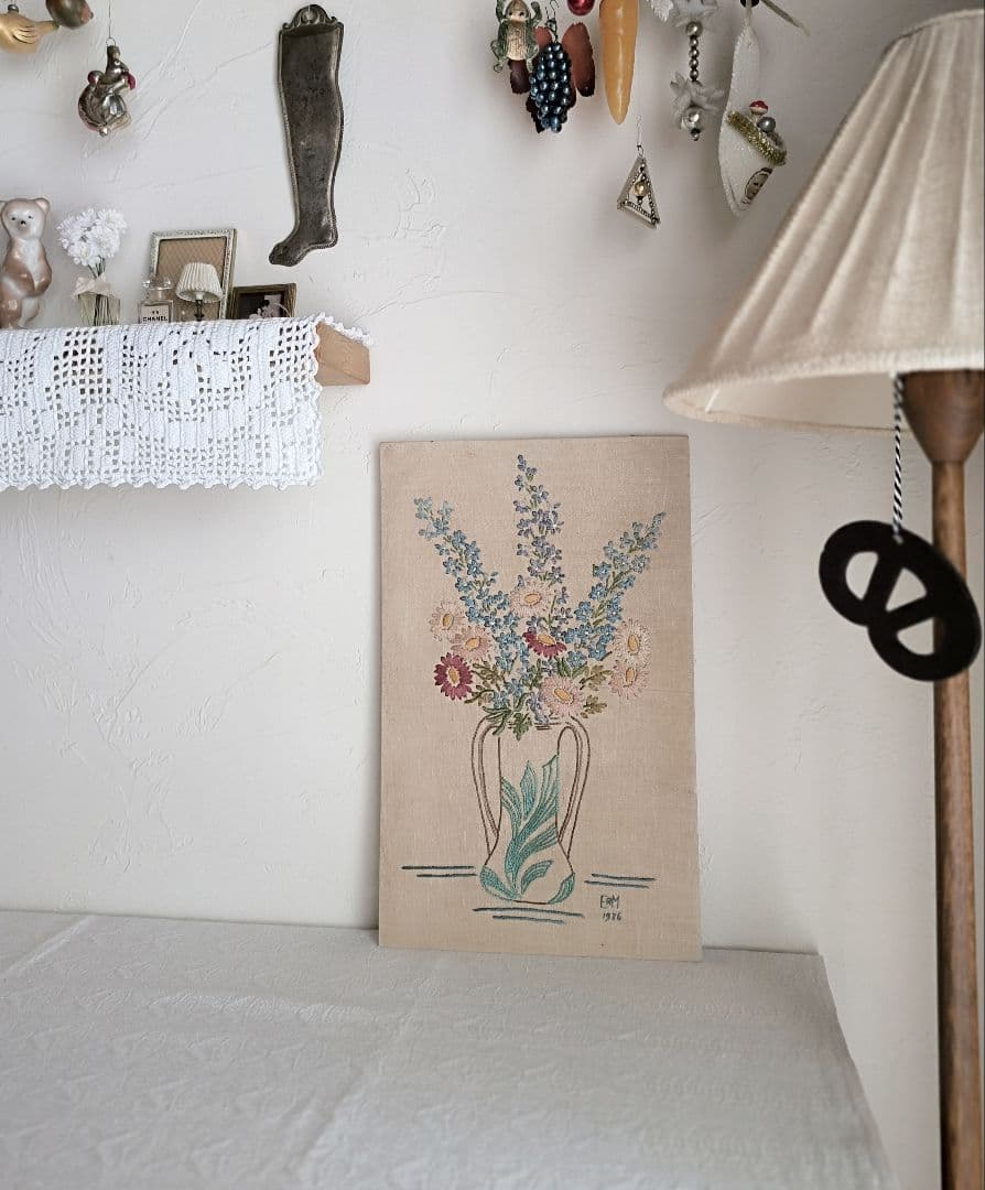 【ライラックさま】vintage picture ❀お花とフラワーベースの刺繍絵