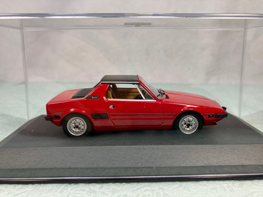 ミニチャンプス　Fiat X1/9 Rosso