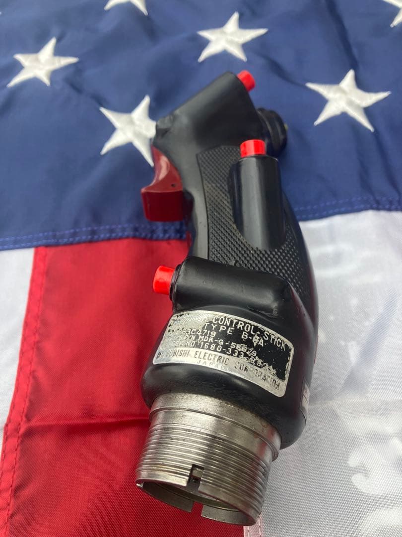 F-4操縦桿B-8A(実物)三菱電機82年6月製造