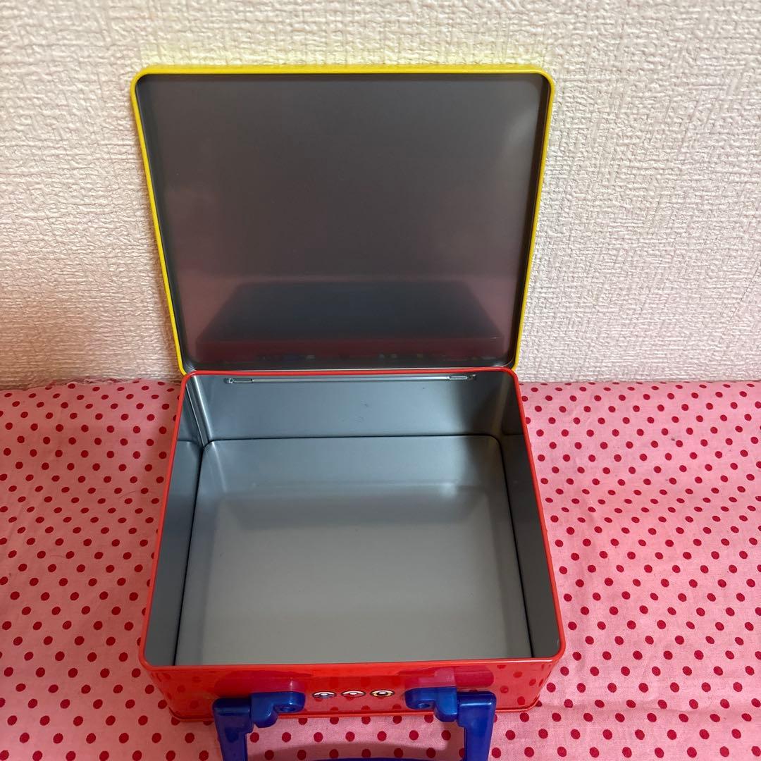 ポケモンセンター限定　ポケモンドール柄のお菓子の空き缶　2個セット