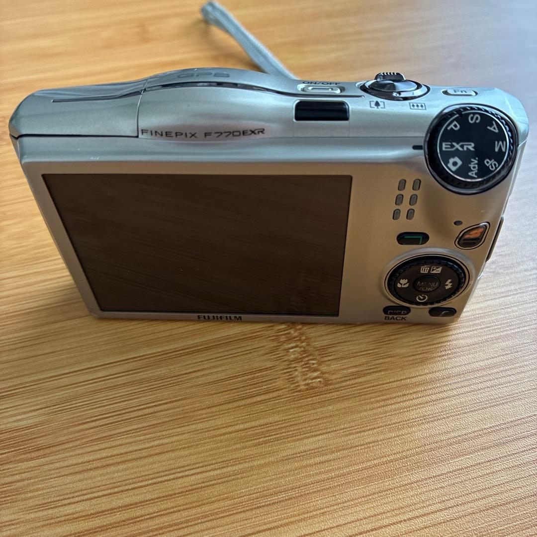 Fujifilm finepix F770EXR デジタルカメラ