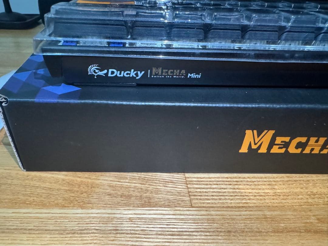 DUCKY Mecha mini RGB シルバー軸（ブラック）