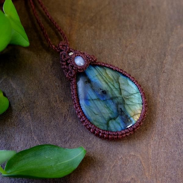 大きめラブラドライト・ムーンストーン マクラメ編みペンダント 1点もの 3048