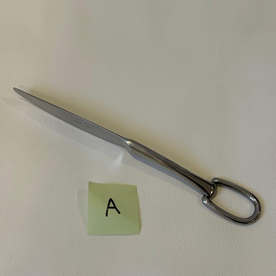 美品 エルメス　ディナーナイフ 《アトラージュ》ステンレススチール　A