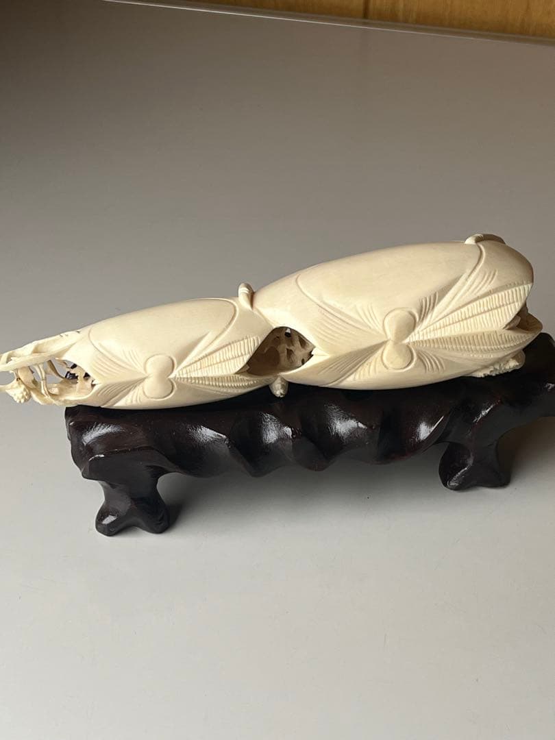 置物　台付　天然素材　魚　蛇　山水　人物　極細密　彫刻　傷有り