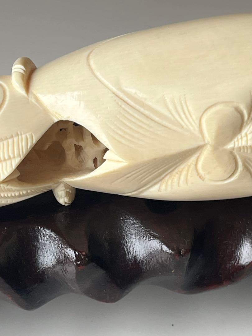 置物　台付　天然素材　魚　蛇　山水　人物　極細密　彫刻　傷有り