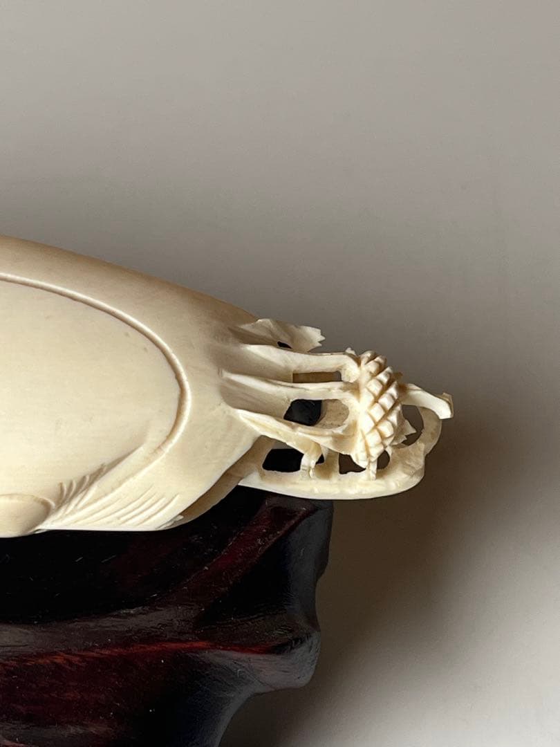 置物　台付　天然素材　魚　蛇　山水　人物　極細密　彫刻　傷有り