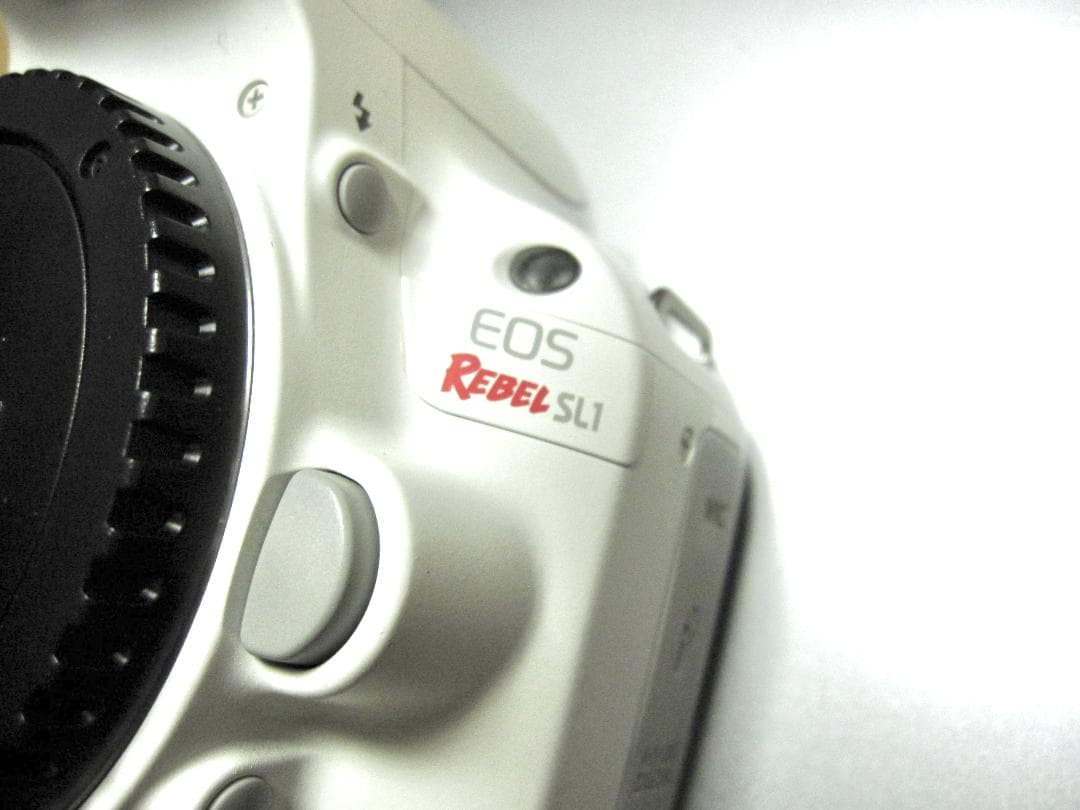 【希少】Canon EOS REBEL SL1 (kiss X7)ホワイトカラー