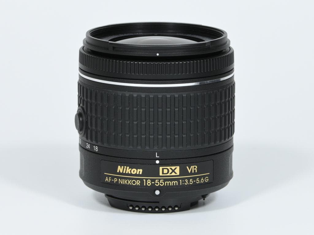 【超美品】 Nikon D5600 ダブルズームキット 《ショット数1111》