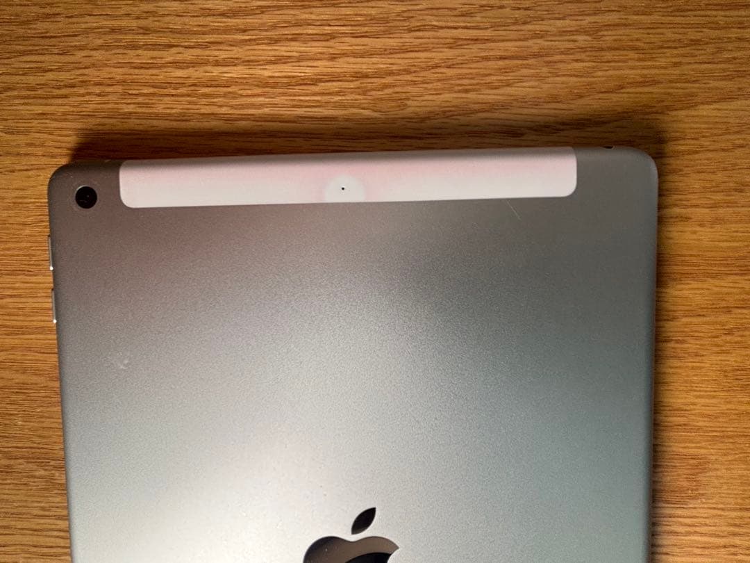 iPad 第5世代 32GB Wi-Fi Cellular ジャンク品