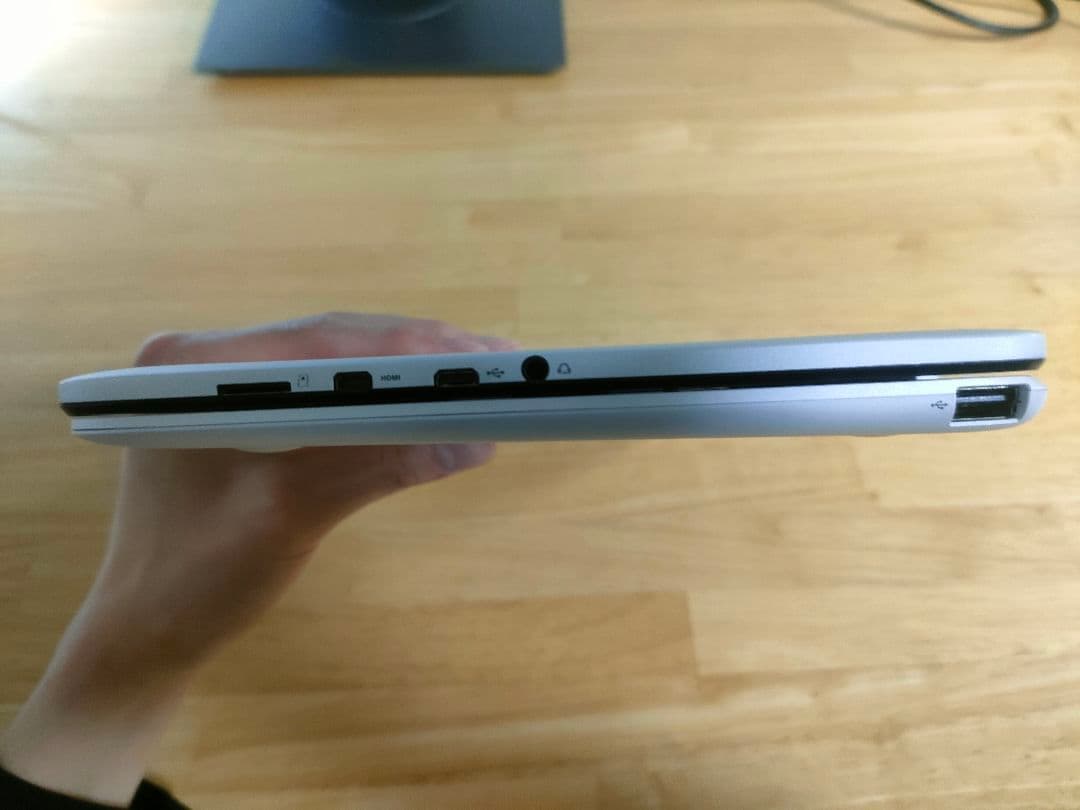 ASUS T100H エイスース タブレット 2in1PC