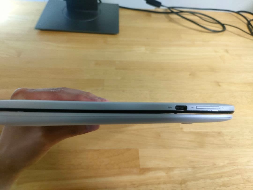 ASUS T100H エイスース タブレット 2in1PC