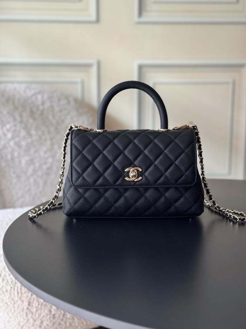 ノベルティ CHANEL ココハンドル チェーン付き ブラック ハンドバッグ