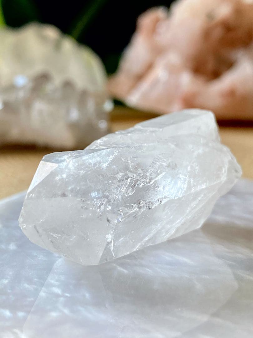ライトニングクォーツ　天然石　雷水晶　自立　タビュラー　クリスタル