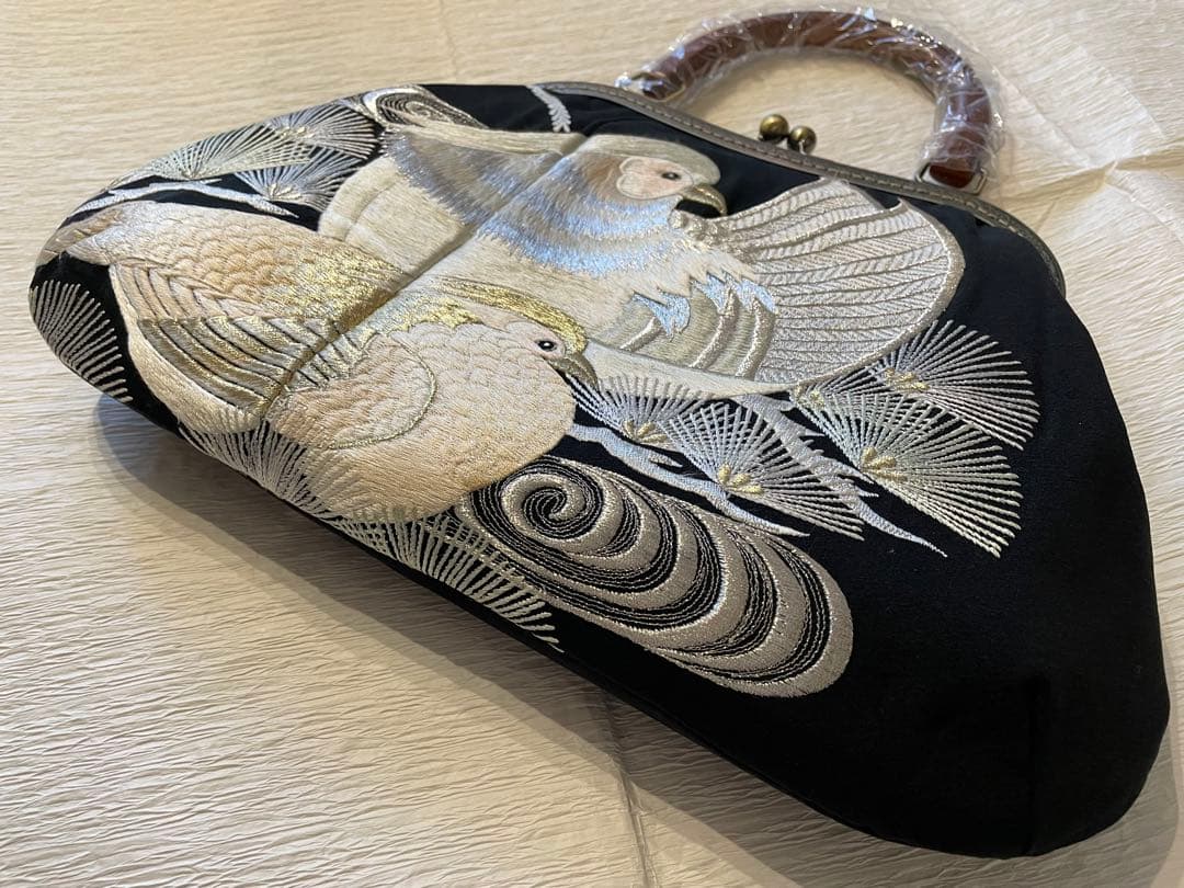 古布リメイクがま口バッグ　水鳥　刺繍