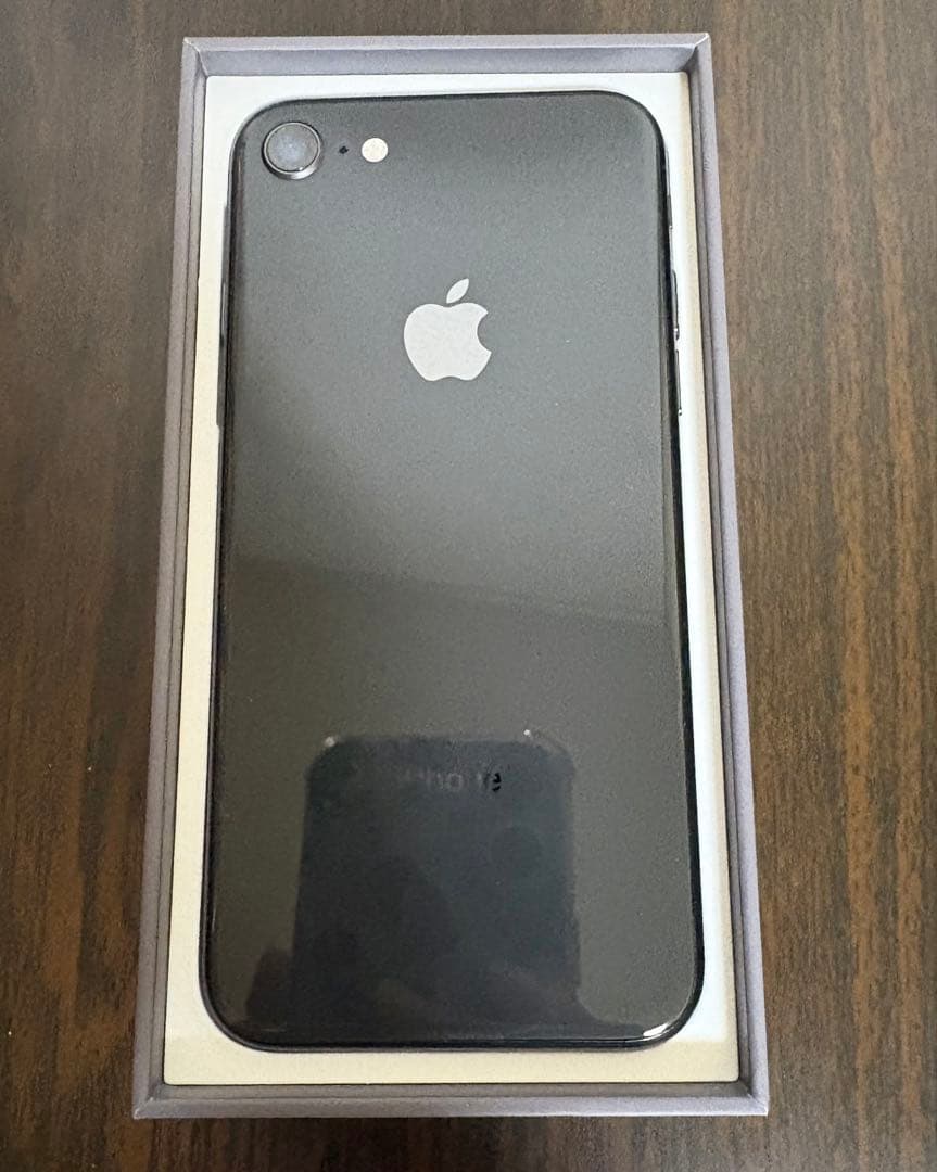 美品 iPhone8 64GB スペースグレー(黒) SIMロック解除済み