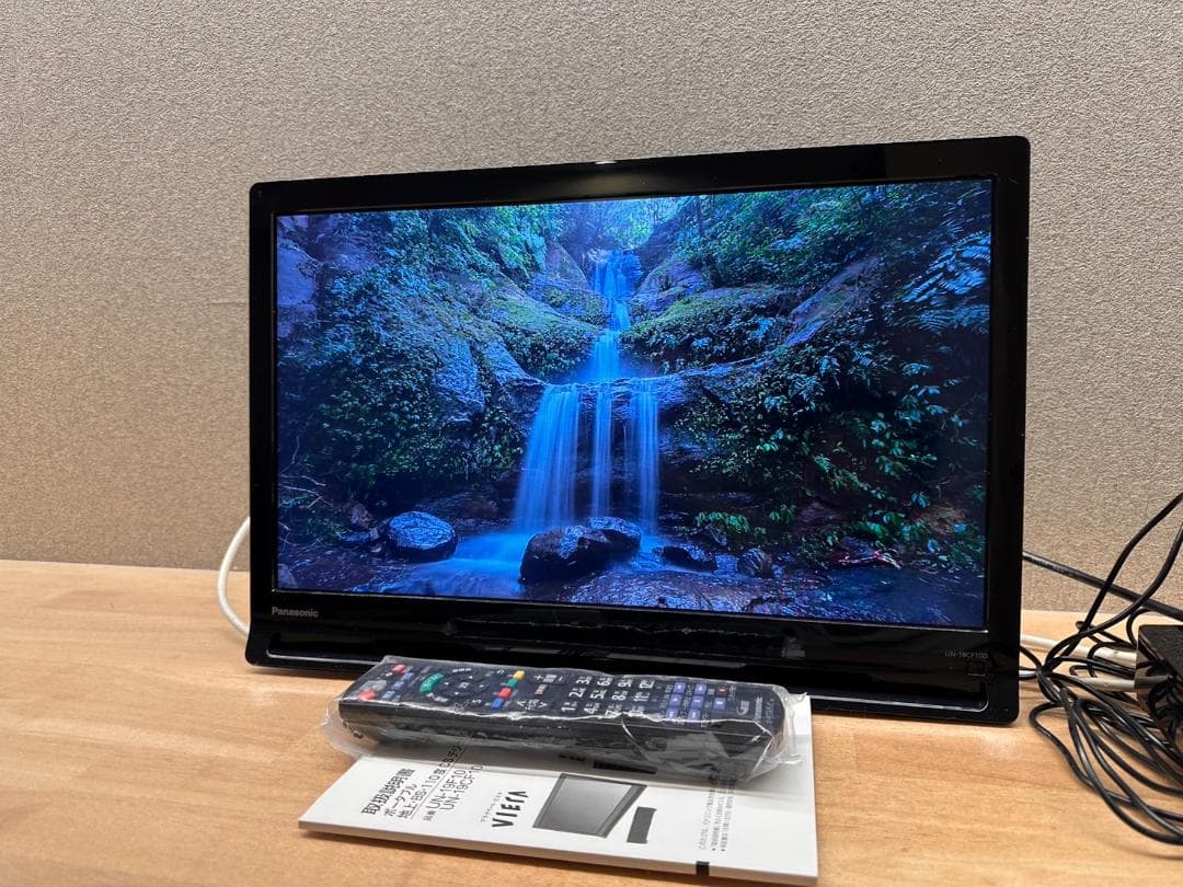 パナソニック　ポータブルテレビ UN-19CF10　21年製 未使用に近！