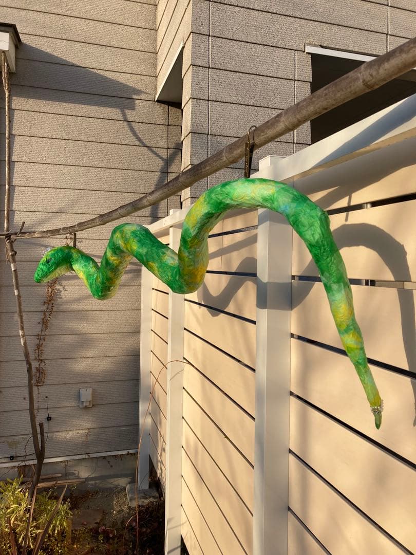 へびのオブジェ