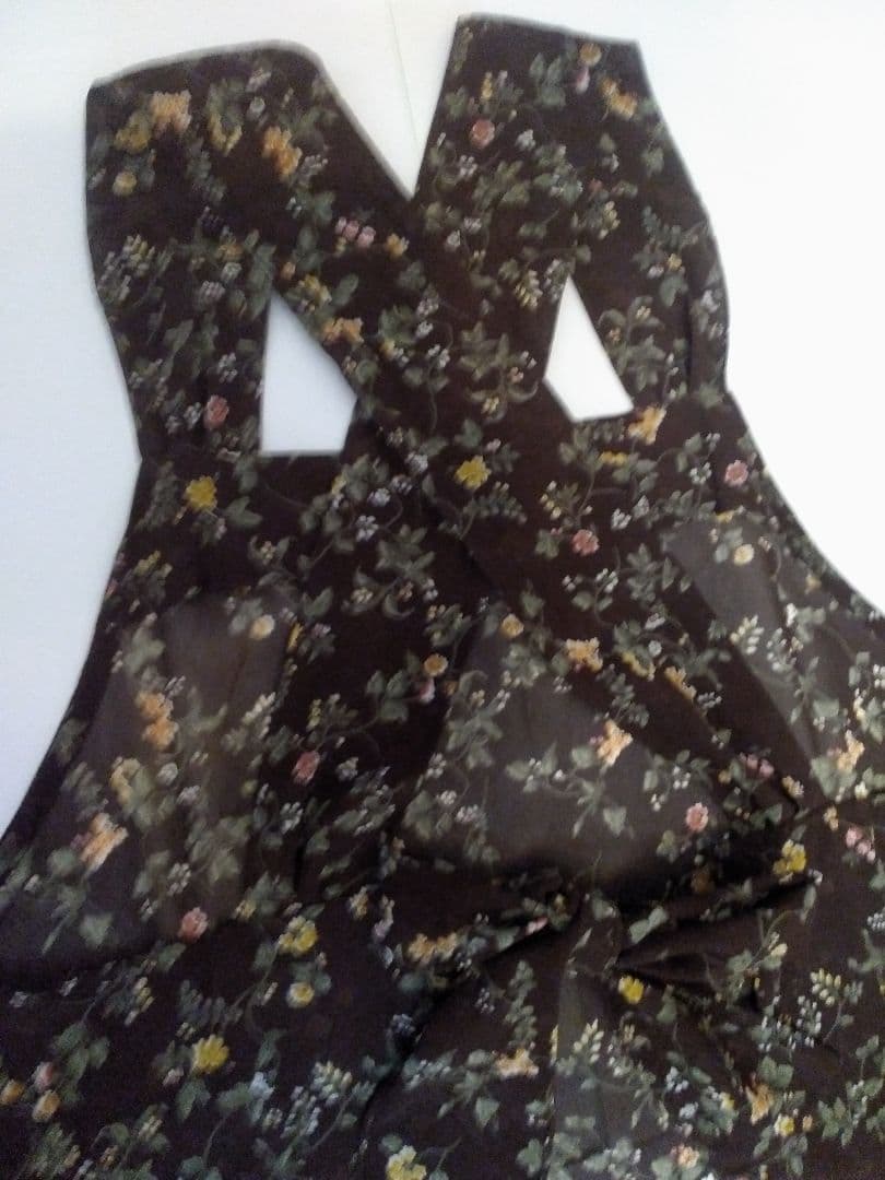 おしゃれエプロン。8500円一6300円。ブランド最終値下げ