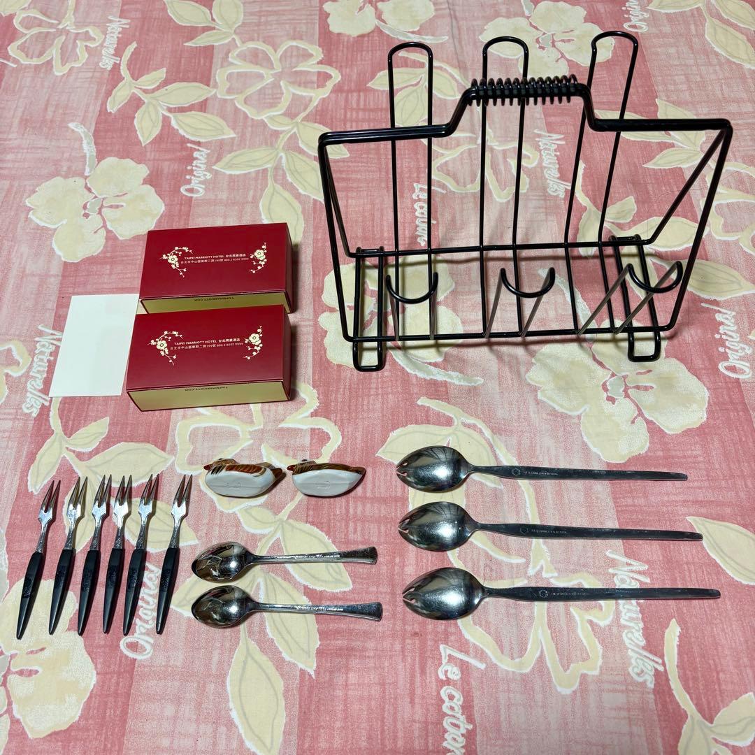 24点【GLOOMY チャックスGP◆腕グル〜ミ〜・玉】コップスタンド&工芸品