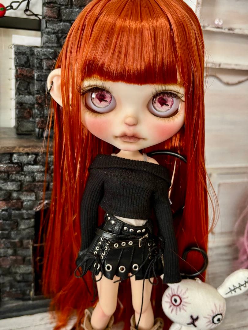 カスタム　アイシードール　ネオサイズ　白肌 スーパーサラサラストレート　赤茶