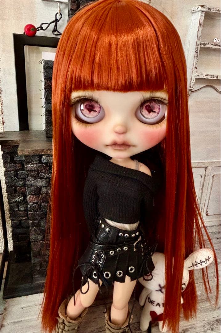 カスタム　アイシードール　ネオサイズ　白肌 スーパーサラサラストレート　赤茶