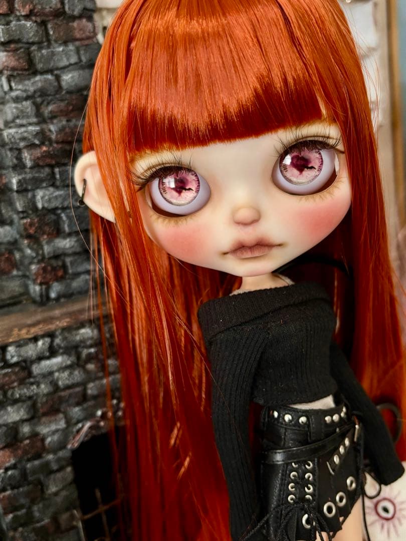 カスタム　アイシードール　ネオサイズ　白肌 スーパーサラサラストレート　赤茶