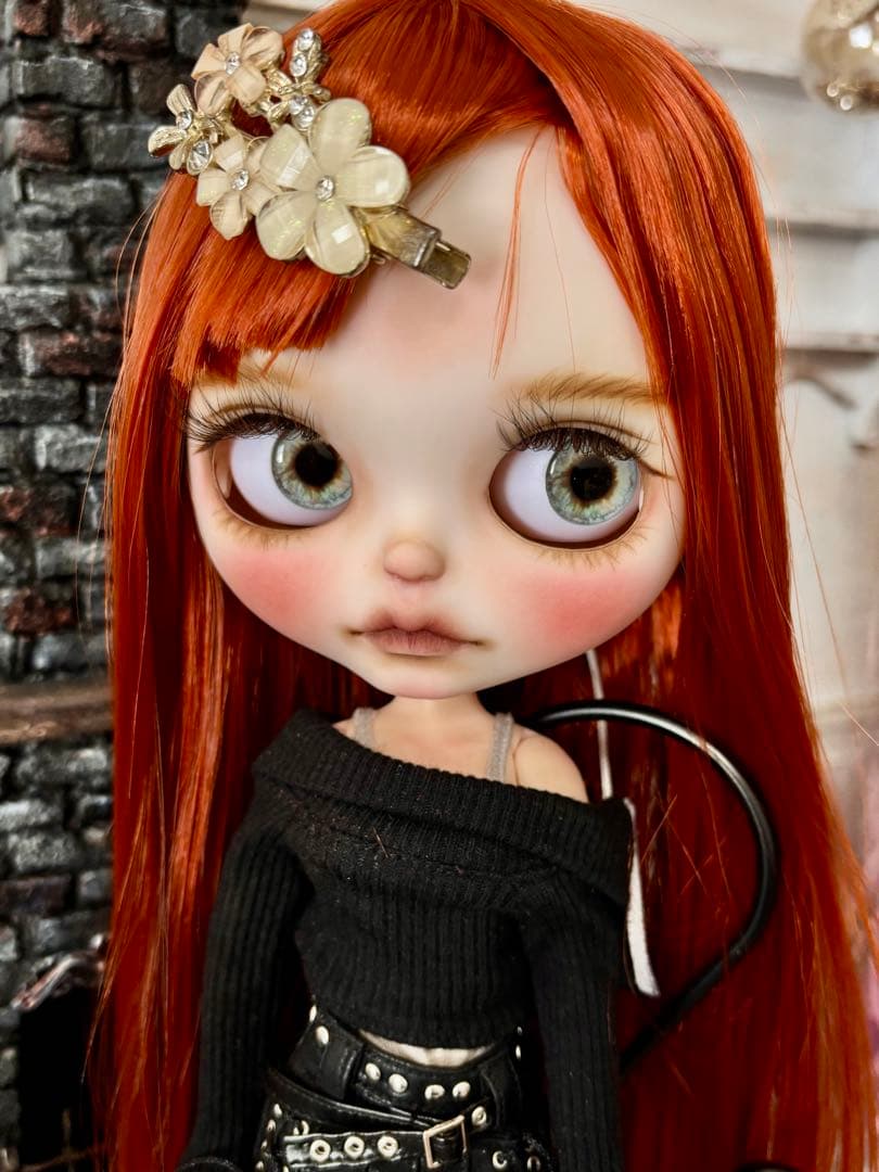 カスタム　アイシードール　ネオサイズ　白肌 スーパーサラサラストレート　赤茶