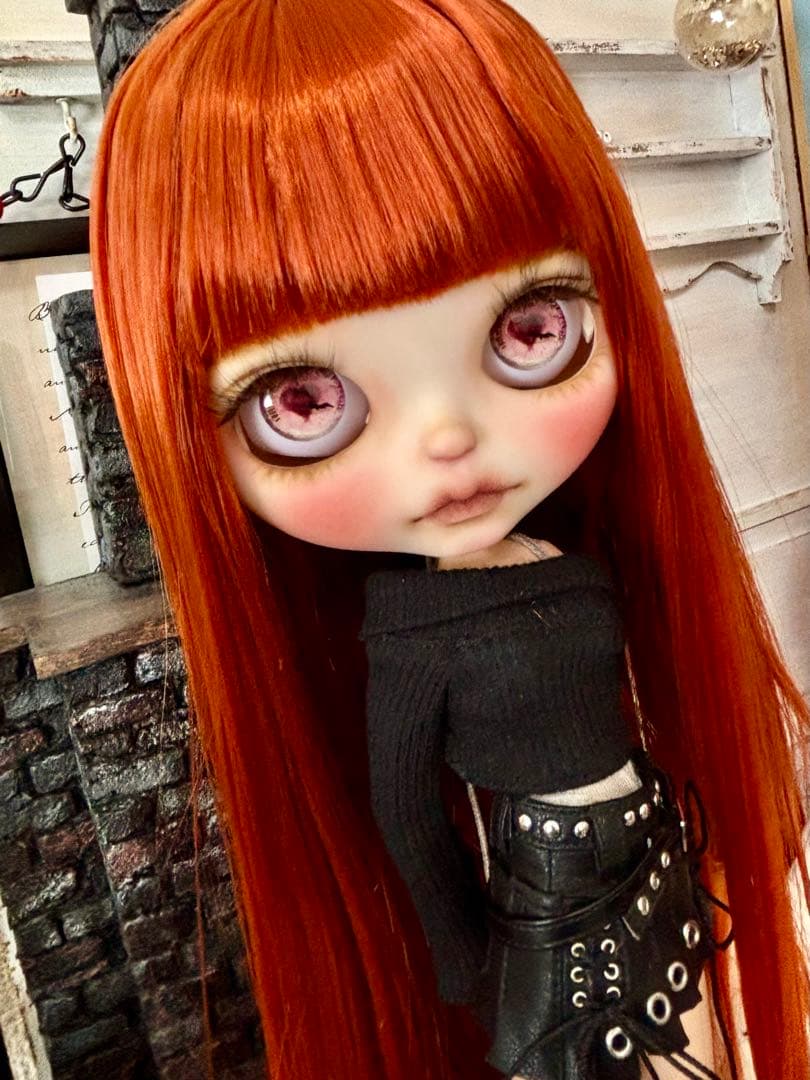 カスタム　アイシードール　ネオサイズ　白肌 スーパーサラサラストレート　赤茶