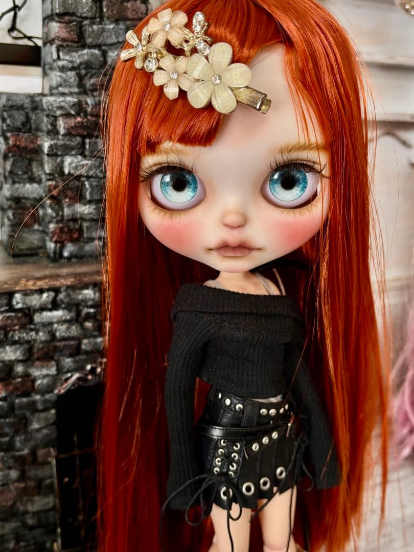 カスタム　アイシードール　ネオサイズ　白肌 スーパーサラサラストレート　赤茶