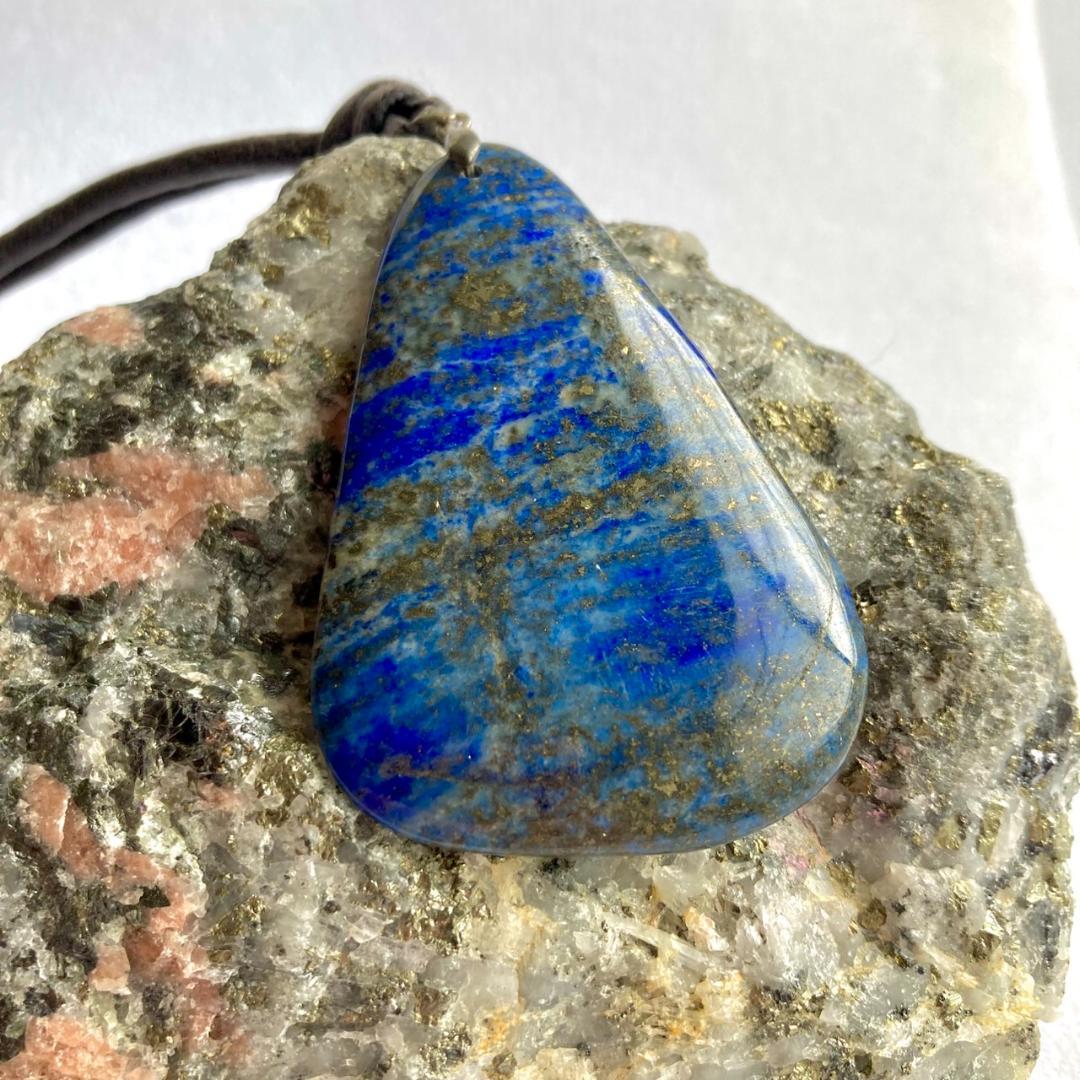 ★12月誕生石！6000円引き★【守護の瑠璃】ラピスラズリ 天然石 ネックレス