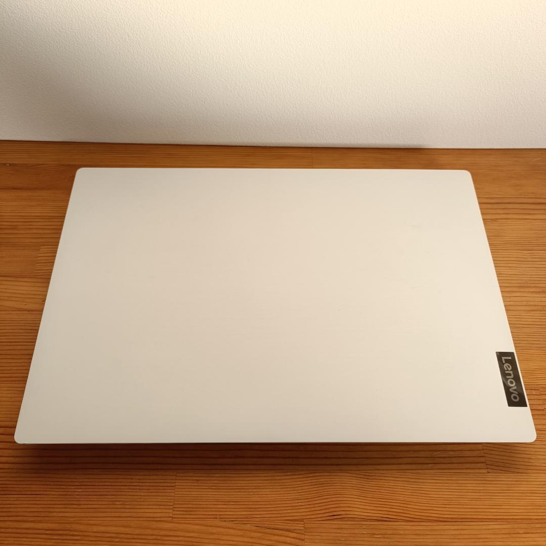 レノボ ノートPC 8世代 i5 SSD メモリ20GB Windows11 白