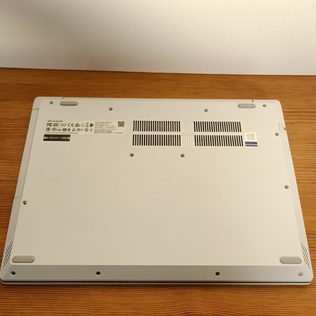 レノボ ノートPC 8世代 i5 SSD メモリ20GB Windows11 白