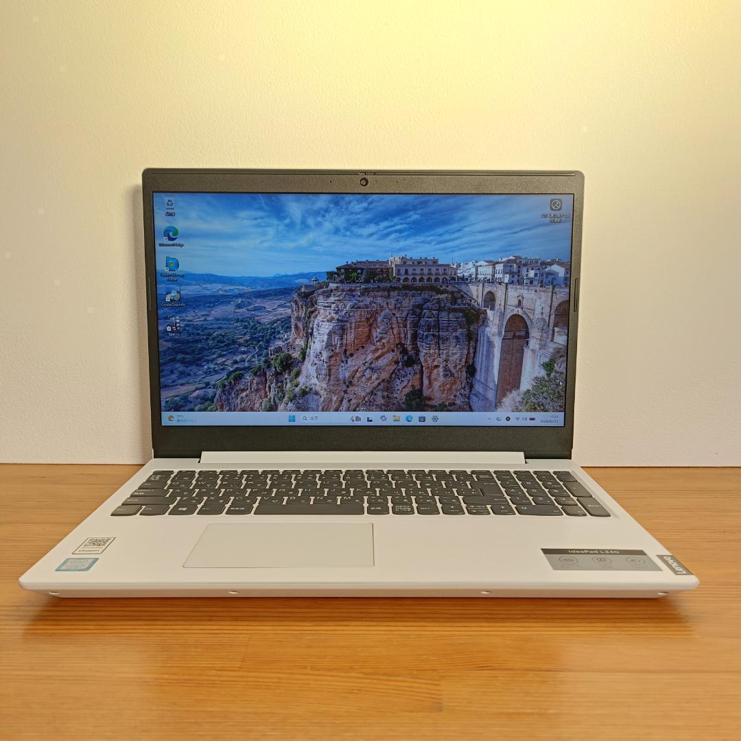 レノボ ノートPC 8世代 i5 SSD メモリ20GB Windows11 白