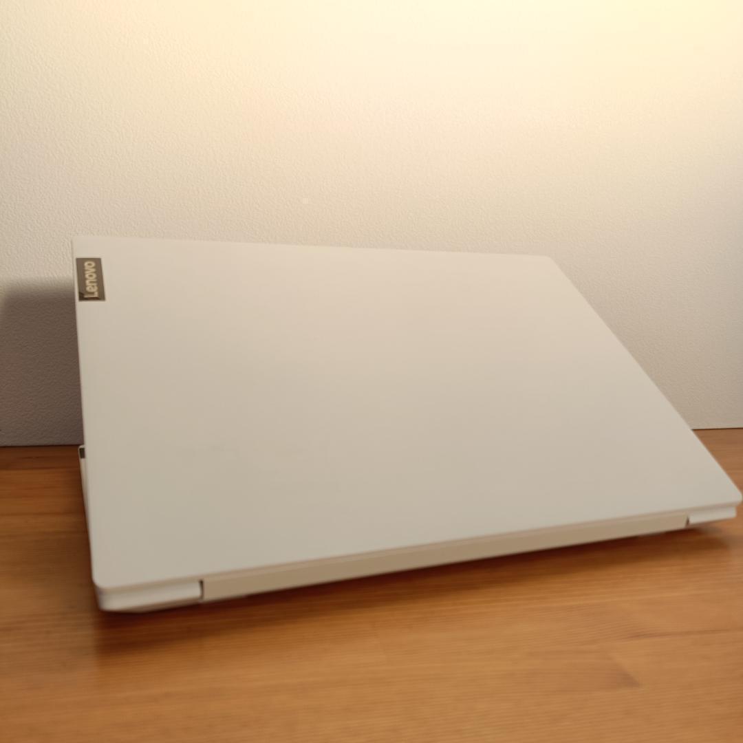 レノボ ノートPC 8世代 i5 SSD メモリ20GB Windows11 白
