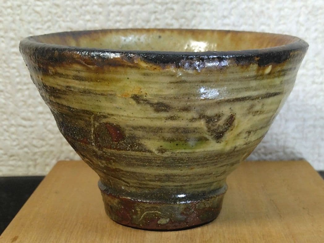 人間国宝 金城次郎 ぐい呑(魚紋ぐい呑）栞 共箱 壺屋焼 壷屋焼 やちむん 美品