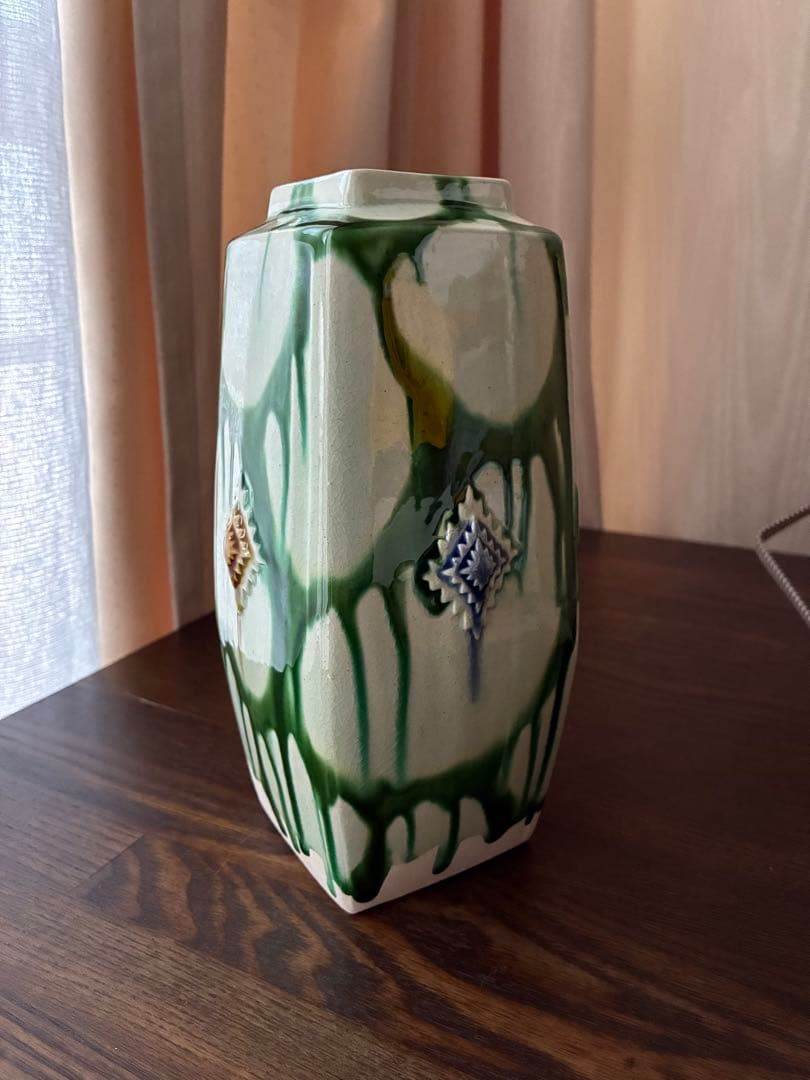 人間国宝　加藤卓男　三彩貼花四方花入　重要無形文化財認定