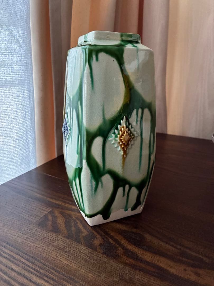 人間国宝　加藤卓男　三彩貼花四方花入　重要無形文化財認定