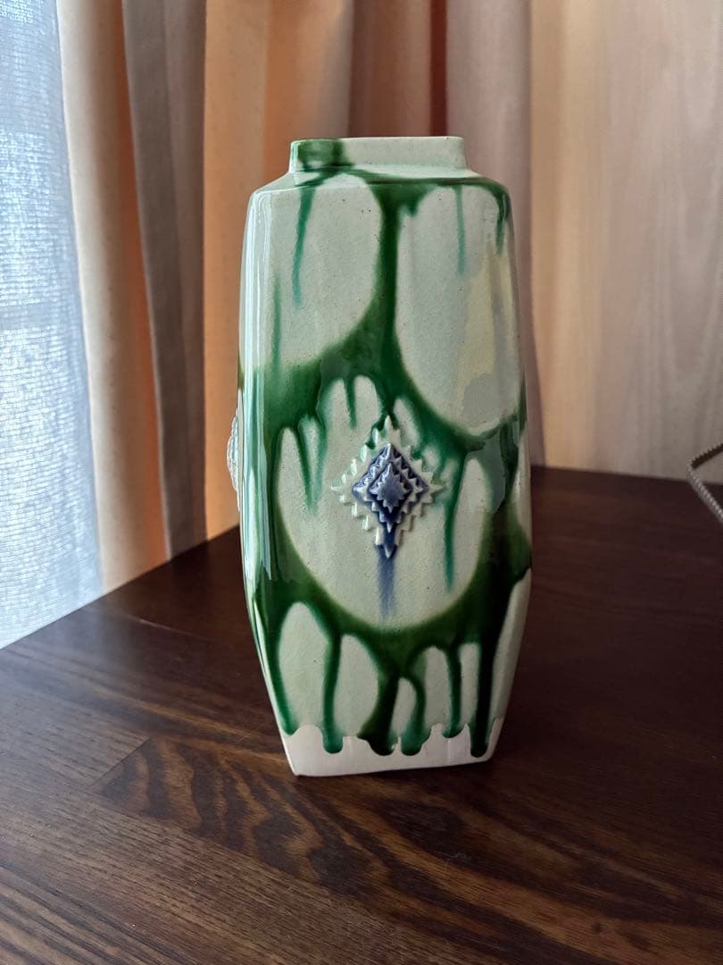 人間国宝　加藤卓男　三彩貼花四方花入　重要無形文化財認定