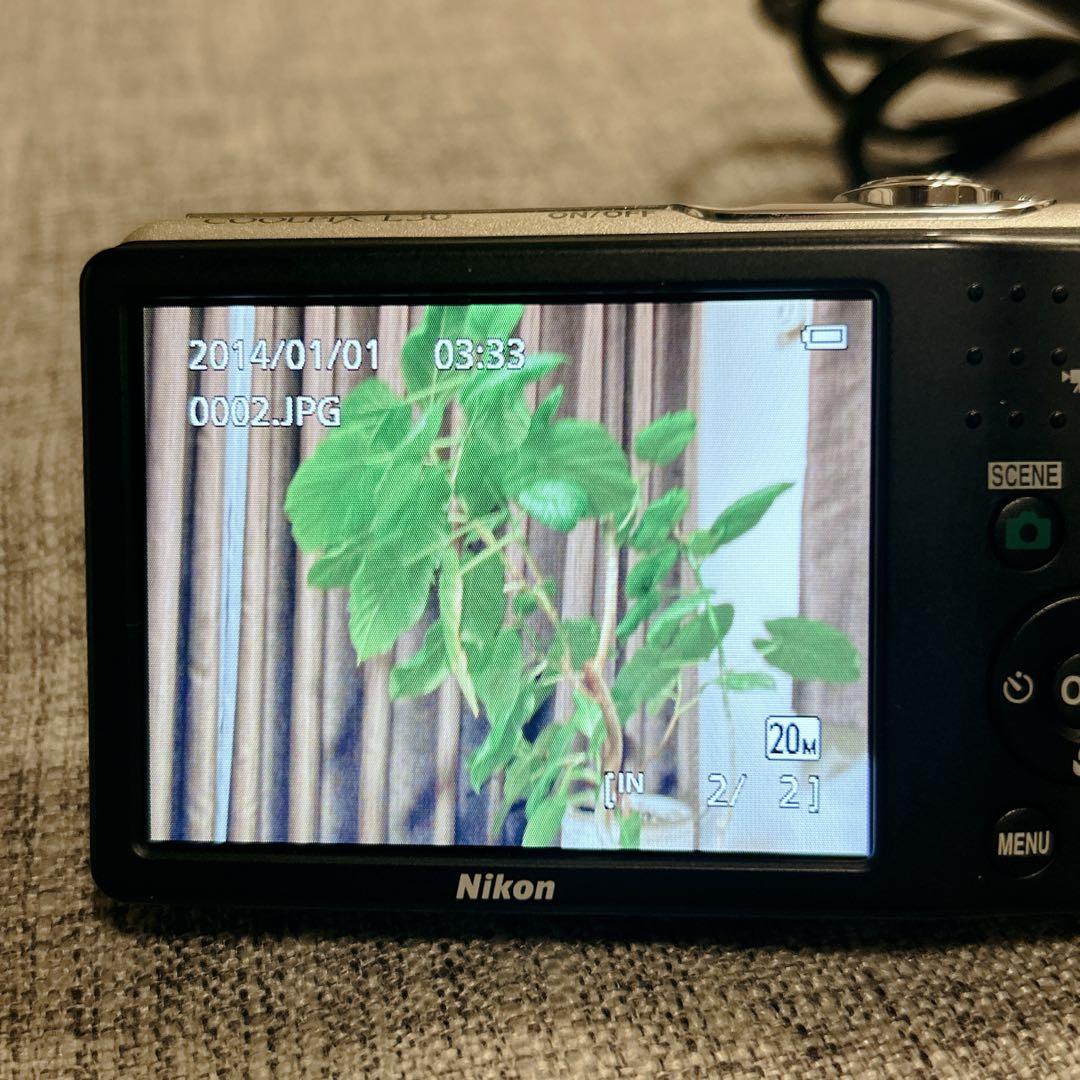 【極美品】Nikon COOLPIX L30 シルバー デジタルカメラ 乾電池
