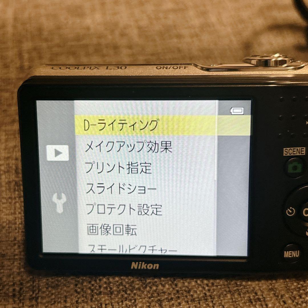 【極美品】Nikon COOLPIX L30 シルバー デジタルカメラ 乾電池